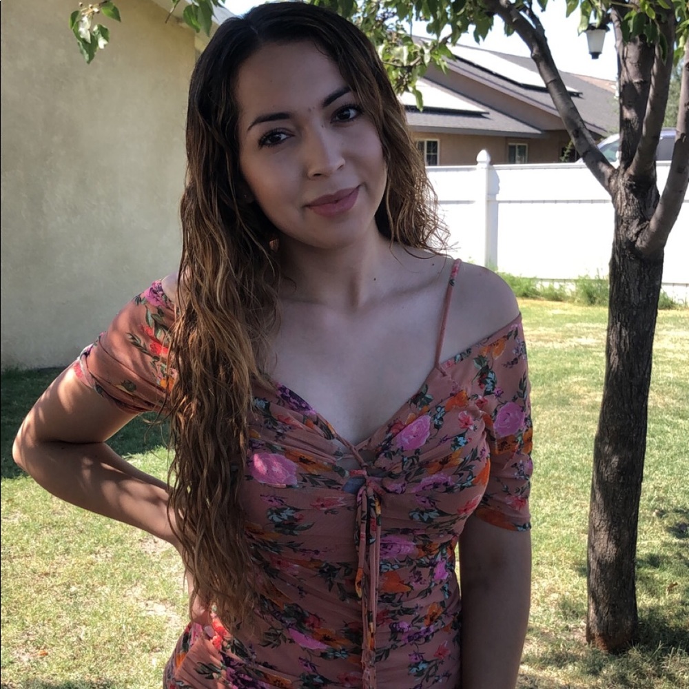 Meet your Posher, Maura